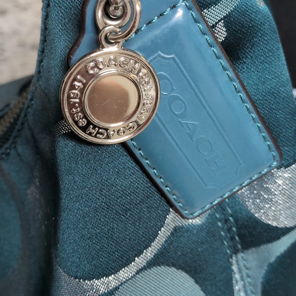 ✨ SOLD✨Coach SET Signature Jacquard Teal Metallic Stripe Hobo Wristlet Wallet - Picture 4 of 12